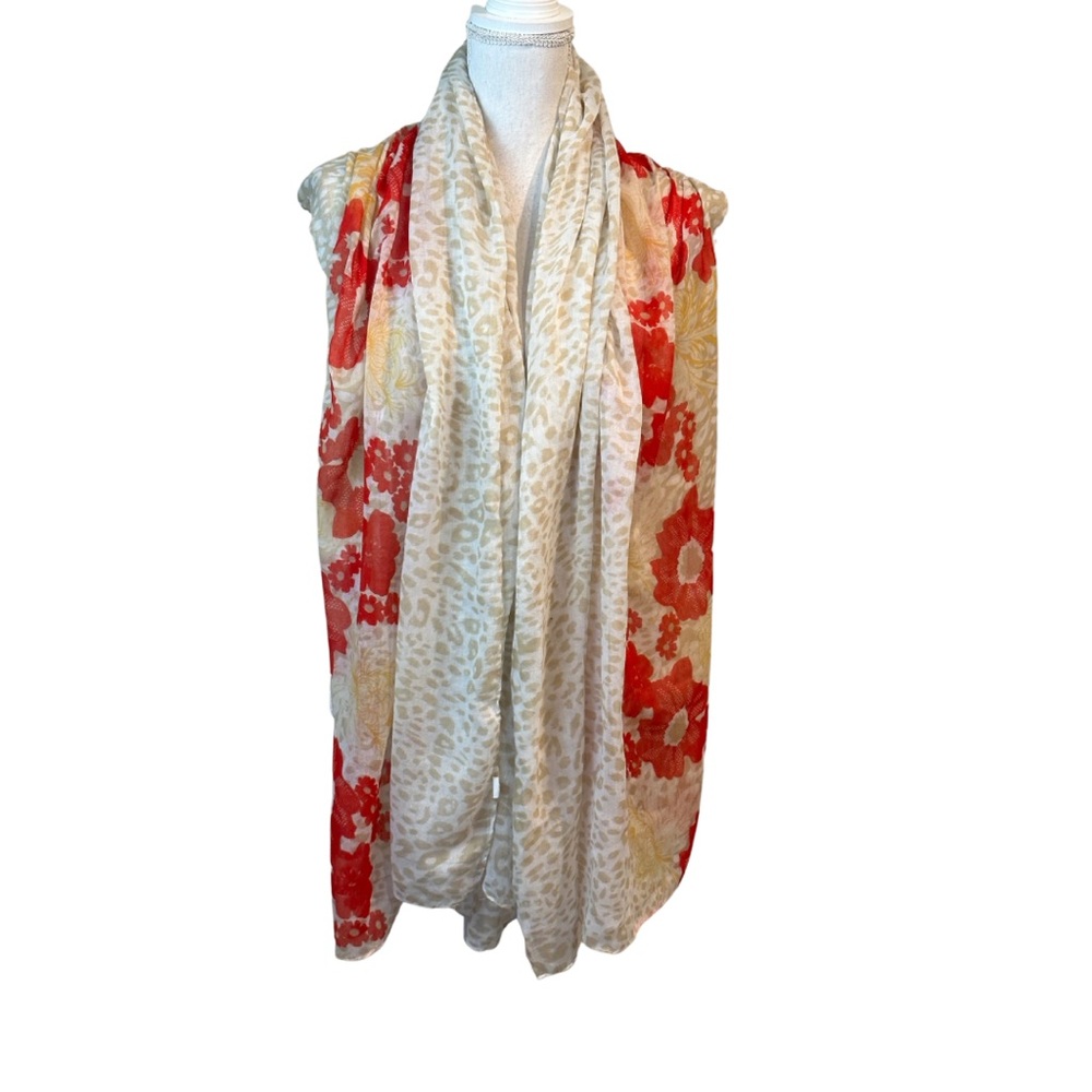 Women’s shawl